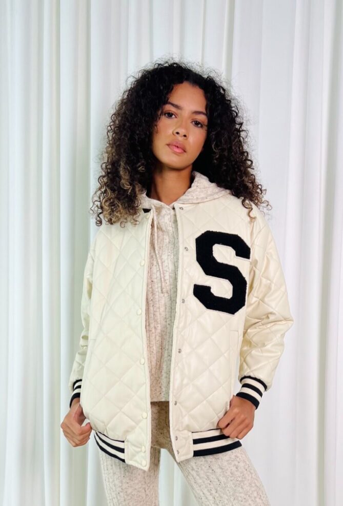 The French 95 - Swiss online shopping for women's fashion - Shop teddy bomber jackets at affordable prices - Free shipping in Switzerland