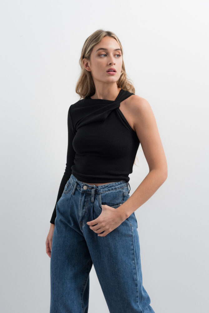 The French 95 - Swiss online shopping for women's fashion - Shop women's asymmetrical tops at affordable prices - Free shipping in Switzerland