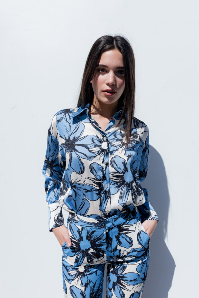 The French 95 - Swiss online shopping for women's fashion - Shop women's floral shirts at affordable prices - Free shipping in Switzerland