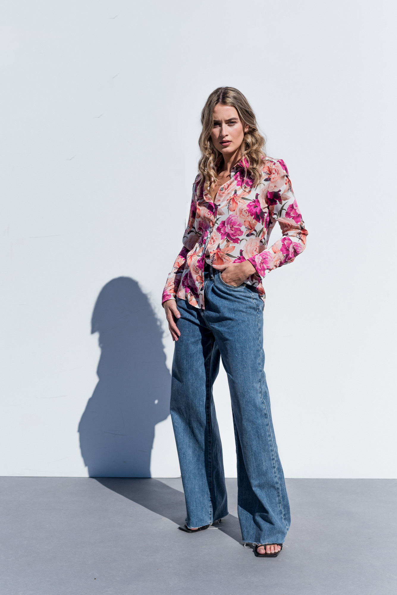 The French 95 - Swiss online shopping for women's fashion - Shop women's floral shirts at affordable prices - Free shipping in Switzerland